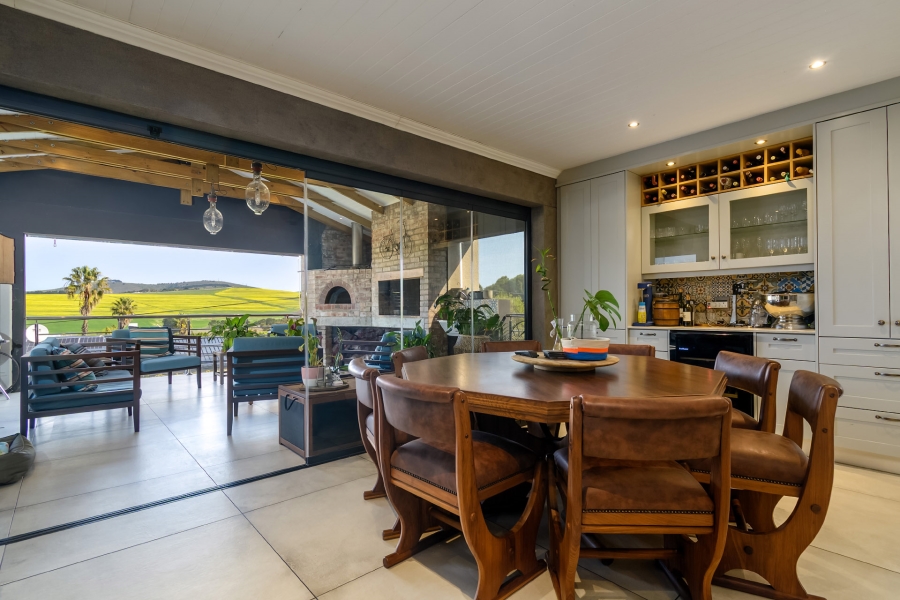 6 Bedroom Property for Sale in Kenridge Heights Western Cape
